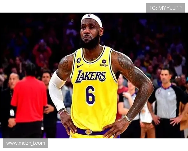 詹姆斯笑谈去留答非所问本赛季